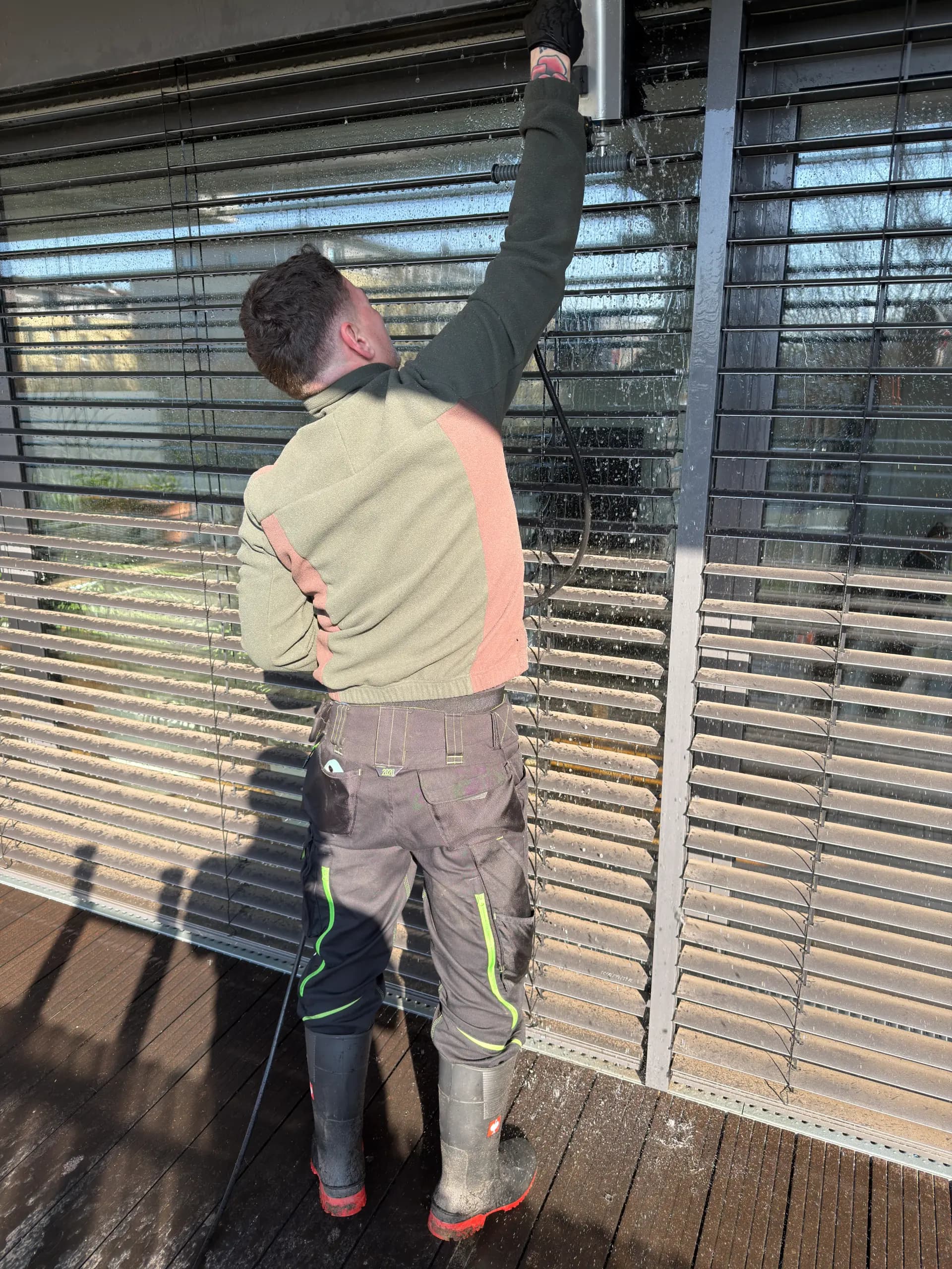 Fenster- und Jalousienreinigung RELTRO